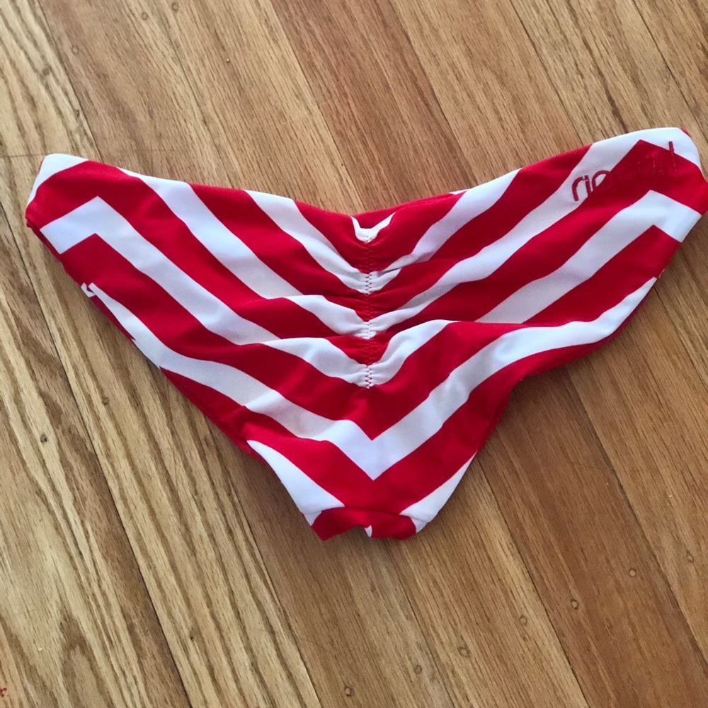 RIPCURL Reversible scrunch swim bottom xs